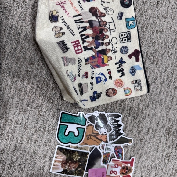 ☃️ Taylor Swift Themed Canvas Pouch☃️ - Picture 2 of 4